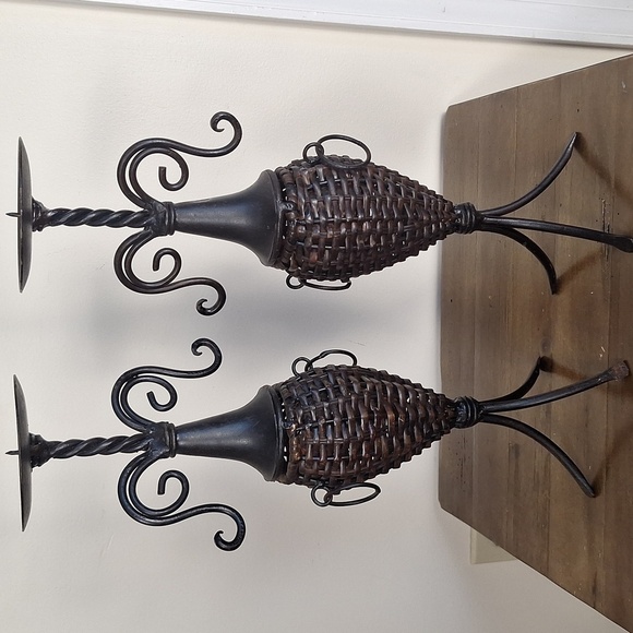 Pair Of Wrought Iron And Brown Wicker Candle Holders - Picture 2 of 10